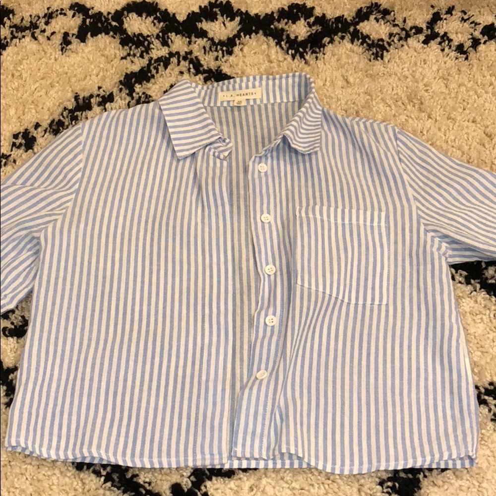 la hearts blue and white pinstriped button down t